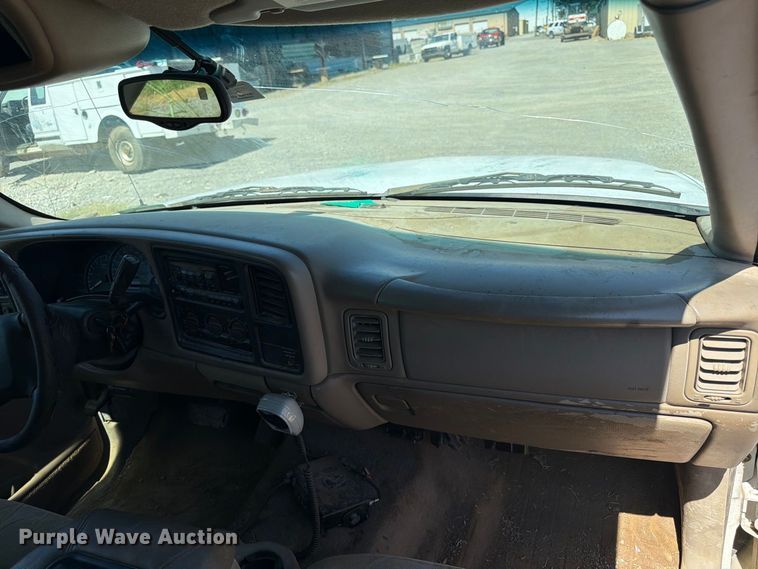 image for item EX0052 2001 Chevrolet Silverado 1500 Ext. Cab pickup truck