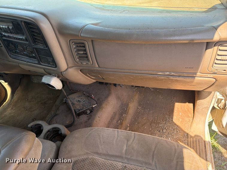 image for item EX0052 2001 Chevrolet Silverado 1500 Ext. Cab pickup truck