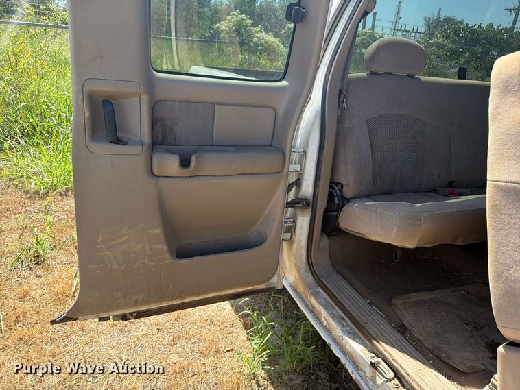 image for item EX0052 2001 Chevrolet Silverado 1500 Ext. Cab pickup truck