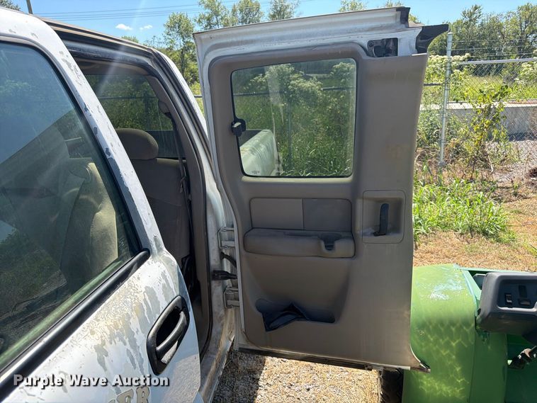 image for item EX0052 2001 Chevrolet Silverado 1500 Ext. Cab pickup truck