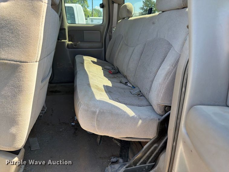 image for item EX0052 2001 Chevrolet Silverado 1500 Ext. Cab pickup truck