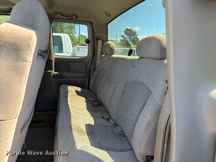 image for item EX0052 2001 Chevrolet Silverado 1500 Ext. Cab pickup truck