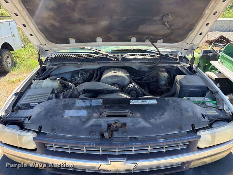image for item EX0052 2001 Chevrolet Silverado 1500 Ext. Cab pickup truck
