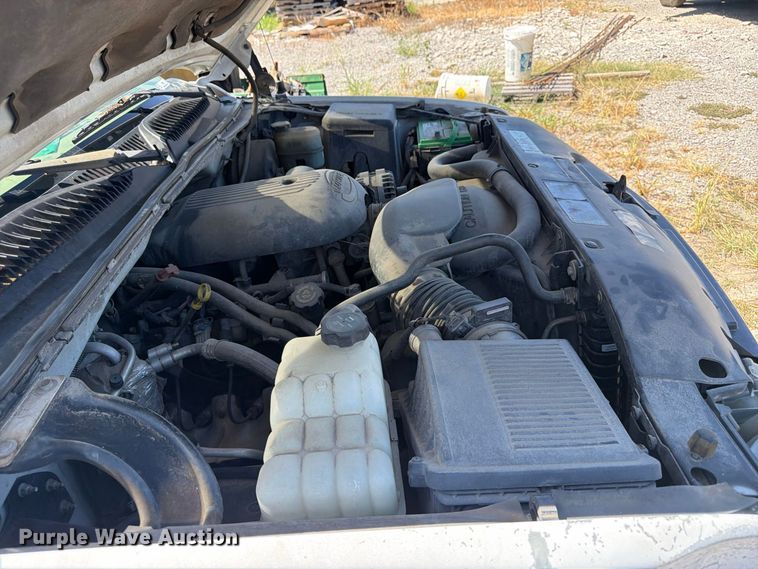 image for item EX0052 2001 Chevrolet Silverado 1500 Ext. Cab pickup truck