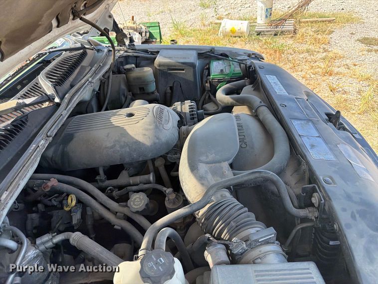 image for item EX0052 2001 Chevrolet Silverado 1500 Ext. Cab pickup truck