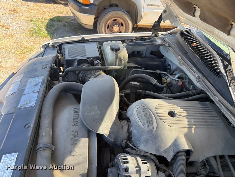 image for item EX0052 2001 Chevrolet Silverado 1500 Ext. Cab pickup truck