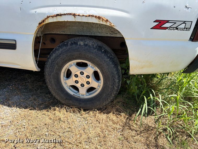 image for item EX0052 2001 Chevrolet Silverado 1500 Ext. Cab pickup truck