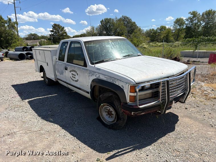 image for item EX0053 1988 Chevrolet C3500 Ext. Cab utility bed pickup truck