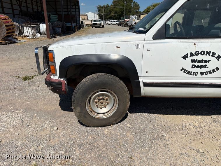 image for item EX0053 1988 Chevrolet C3500 Ext. Cab utility bed pickup truck