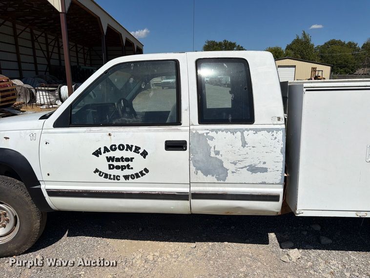 image for item EX0053 1988 Chevrolet C3500 Ext. Cab utility bed pickup truck