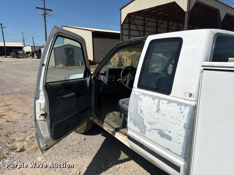 image for item EX0053 1988 Chevrolet C3500 Ext. Cab utility bed pickup truck