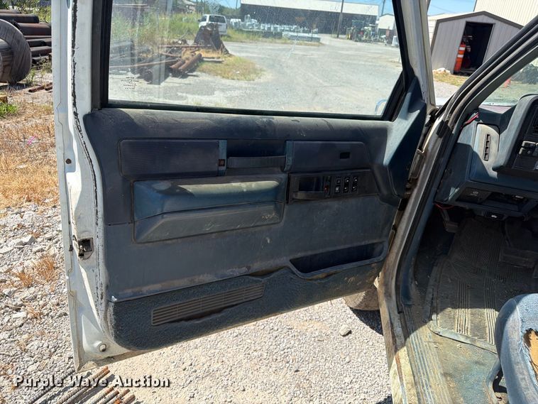 image for item EX0053 1988 Chevrolet C3500 Ext. Cab utility bed pickup truck