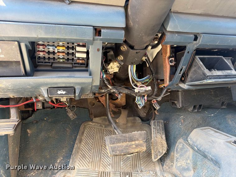 image for item EX0053 1988 Chevrolet C3500 Ext. Cab utility bed pickup truck