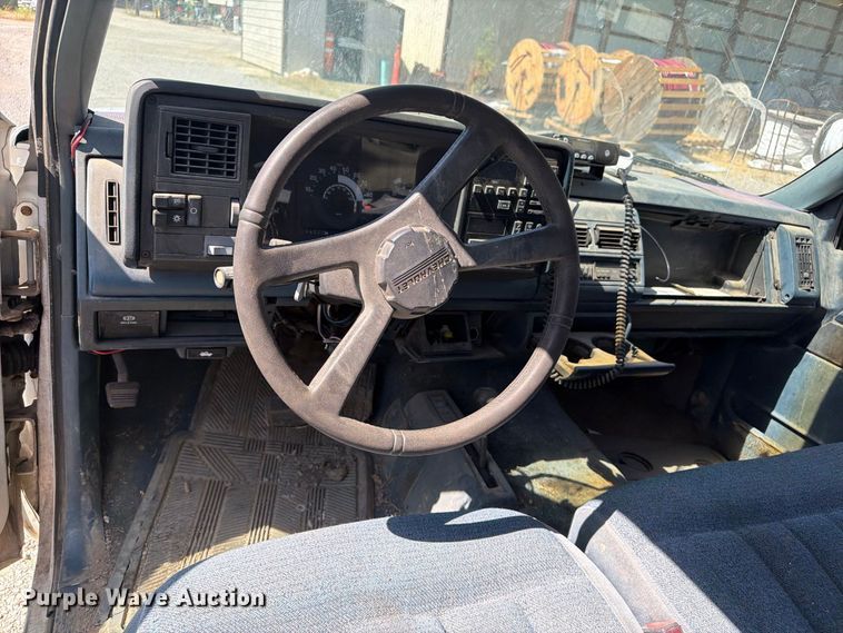image for item EX0053 1988 Chevrolet C3500 Ext. Cab utility bed pickup truck