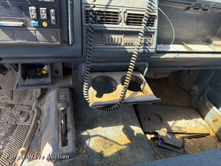 image for item EX0053 1988 Chevrolet C3500 Ext. Cab utility bed pickup truck