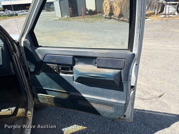 image for item EX0053 1988 Chevrolet C3500 Ext. Cab utility bed pickup truck
