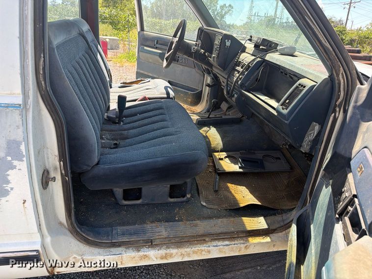 image for item EX0053 1988 Chevrolet C3500 Ext. Cab utility bed pickup truck
