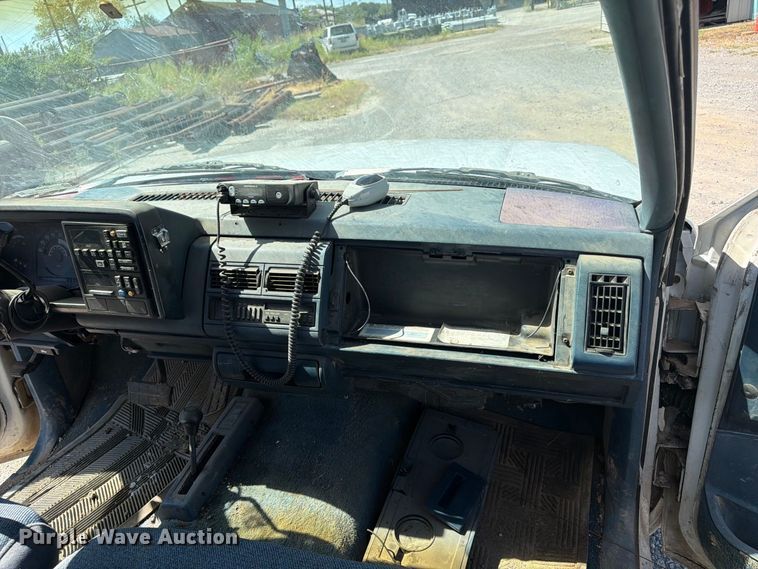 image for item EX0053 1988 Chevrolet C3500 Ext. Cab utility bed pickup truck
