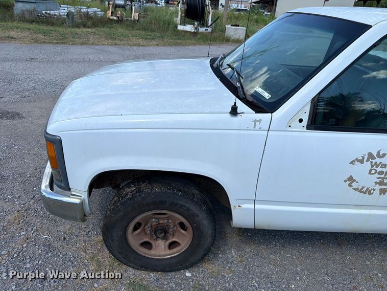 image for item EX0054 1995 Chevrolet C2500 pickup truck