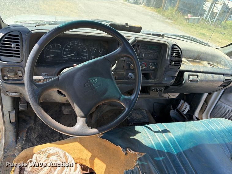 image for item EX0054 1995 Chevrolet C2500 pickup truck