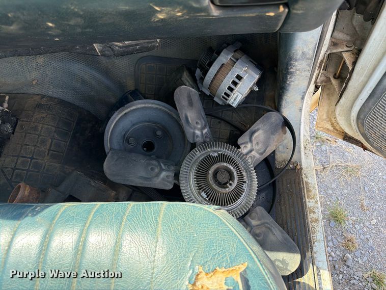 image for item EX0054 1995 Chevrolet C2500 pickup truck