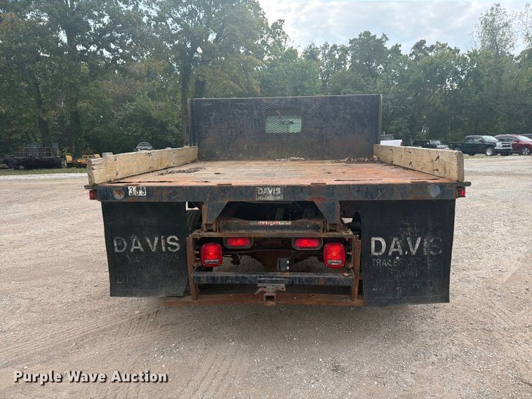 image for item EX0056 2006 Chevrolet Silverado 3500 Crew Cab flatbed pickup truck