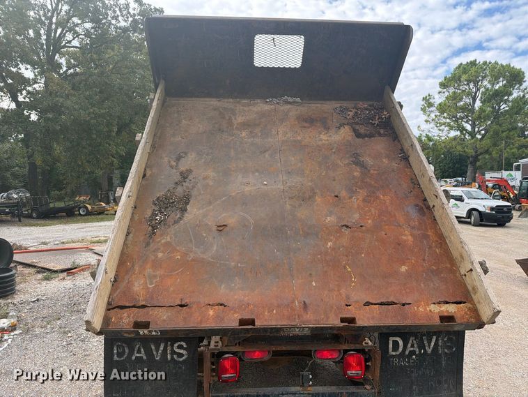 image for item EX0056 2006 Chevrolet Silverado 3500 Crew Cab flatbed pickup truck