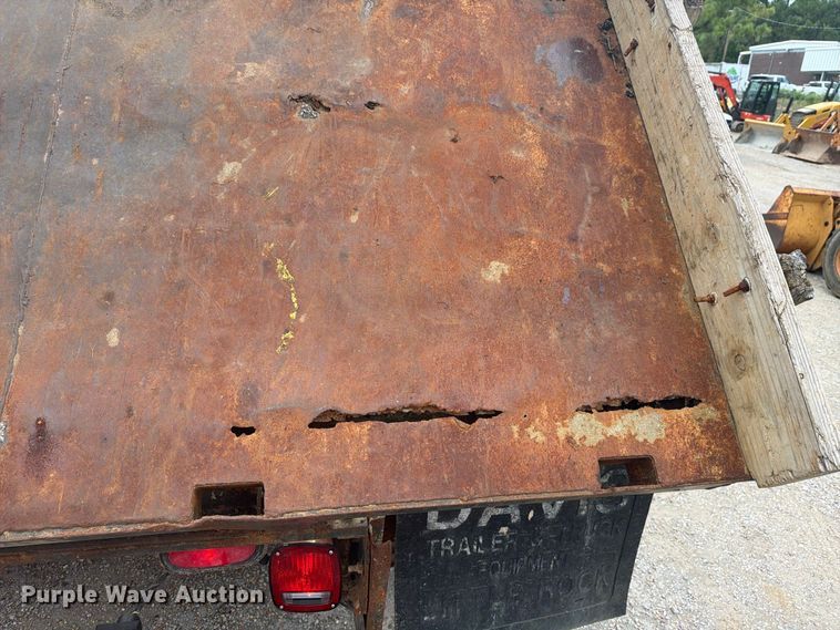 image for item EX0056 2006 Chevrolet Silverado 3500 Crew Cab flatbed pickup truck