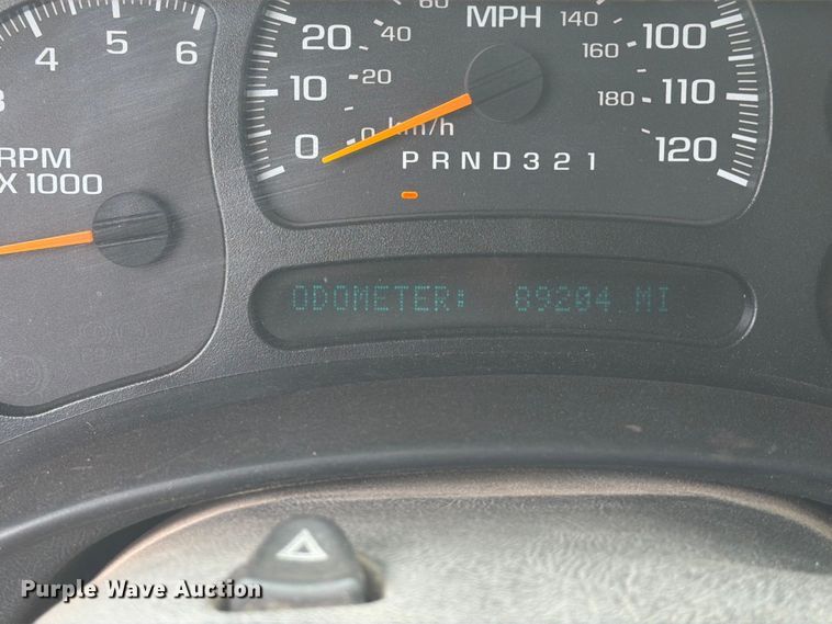 image for item EX0056 2006 Chevrolet Silverado 3500 Crew Cab flatbed pickup truck