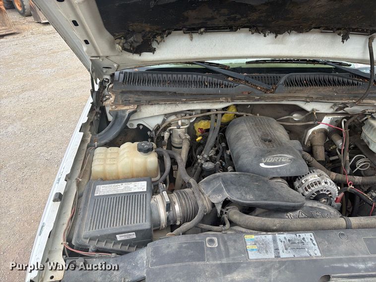 image for item EX0056 2006 Chevrolet Silverado 3500 Crew Cab flatbed pickup truck