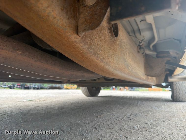 image for item EX0056 2006 Chevrolet Silverado 3500 Crew Cab flatbed pickup truck