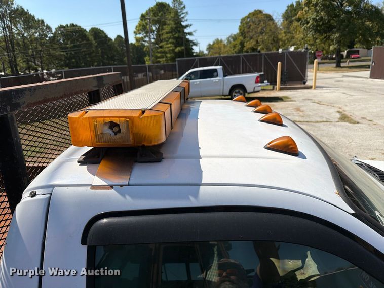 image for item EX0061 1999 Ford F350 flatbed pickup truck