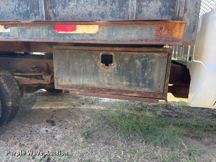 image for item EX0061 1999 Ford F350 flatbed pickup truck