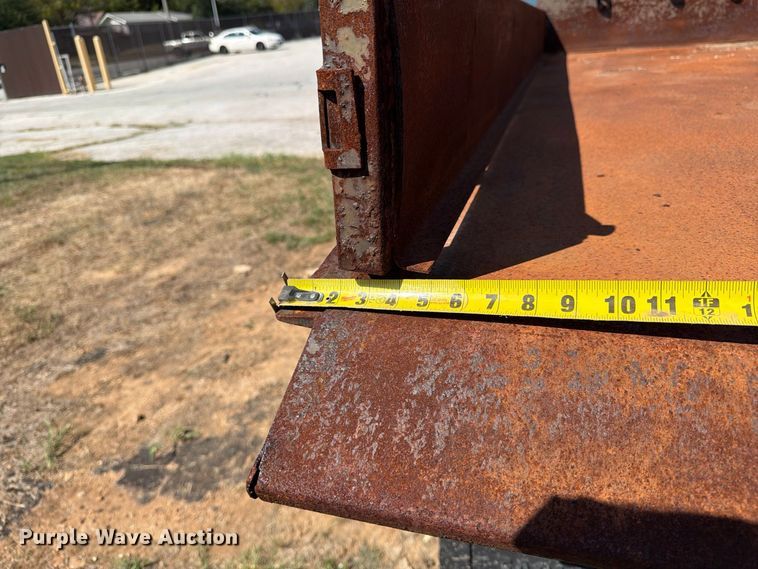 image for item EX0061 1999 Ford F350 flatbed pickup truck