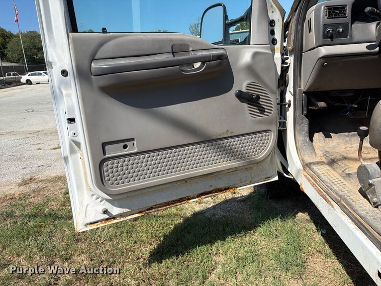 image for item EX0061 1999 Ford F350 flatbed pickup truck