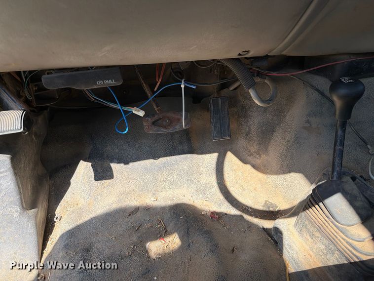 image for item EX0061 1999 Ford F350 flatbed pickup truck