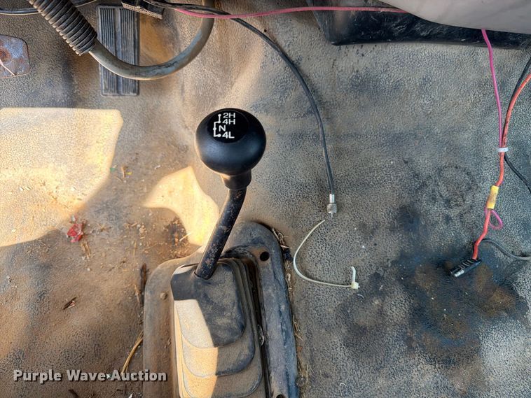 image for item EX0061 1999 Ford F350 flatbed pickup truck