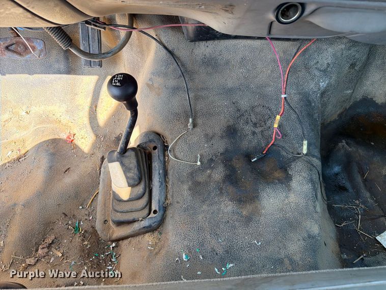 image for item EX0061 1999 Ford F350 flatbed pickup truck