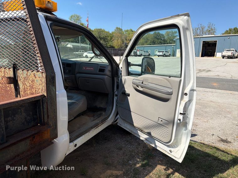 image for item EX0061 1999 Ford F350 flatbed pickup truck