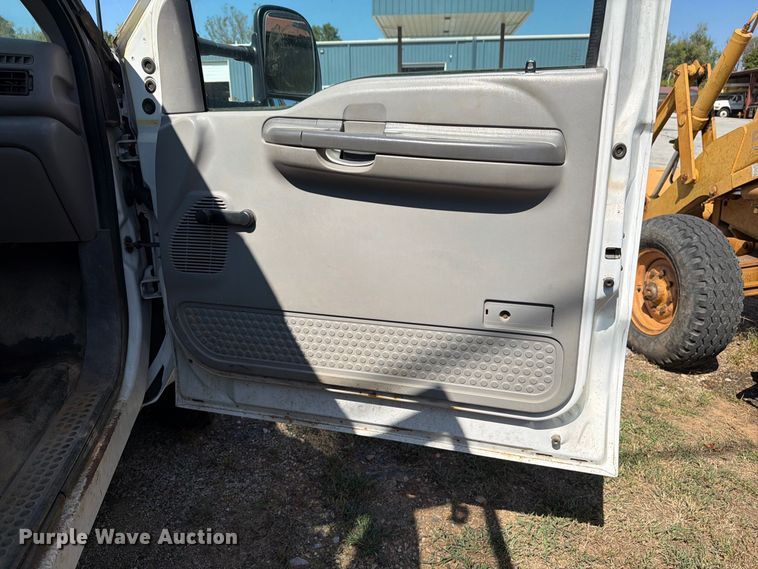 image for item EX0061 1999 Ford F350 flatbed pickup truck