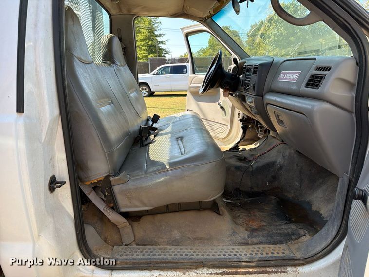 image for item EX0061 1999 Ford F350 flatbed pickup truck