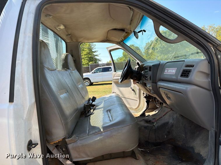 image for item EX0061 1999 Ford F350 flatbed pickup truck