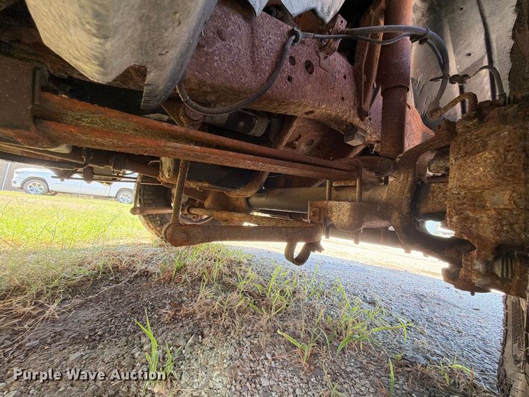 image for item EX0061 1999 Ford F350 flatbed pickup truck