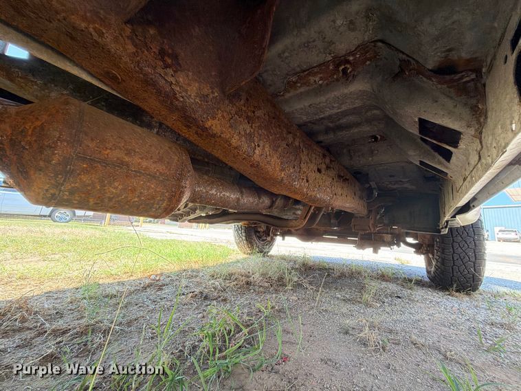 image for item EX0061 1999 Ford F350 flatbed pickup truck