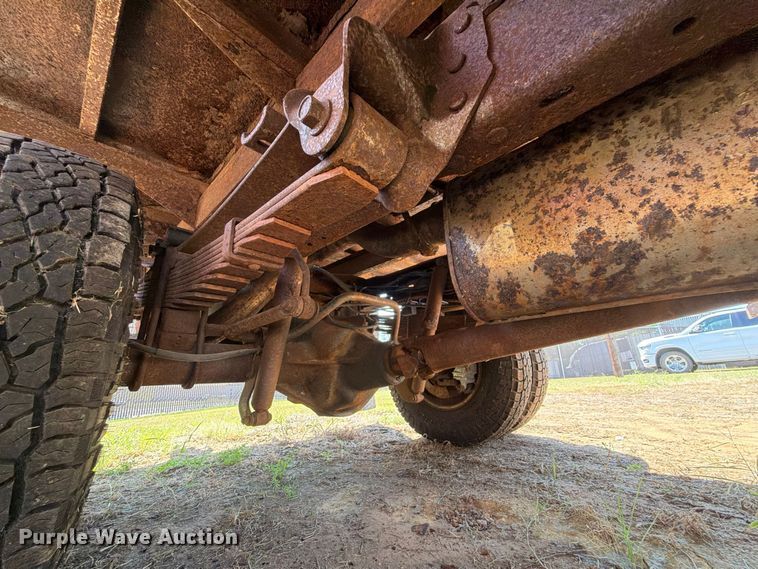 image for item EX0061 1999 Ford F350 flatbed pickup truck