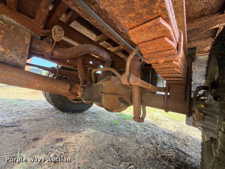 image for item EX0061 1999 Ford F350 flatbed pickup truck