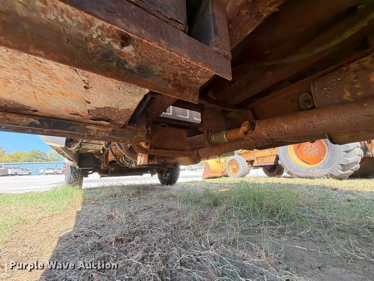 image for item EX0061 1999 Ford F350 flatbed pickup truck