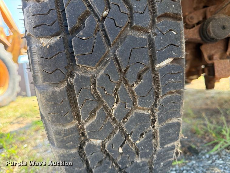 image for item EX0061 1999 Ford F350 flatbed pickup truck