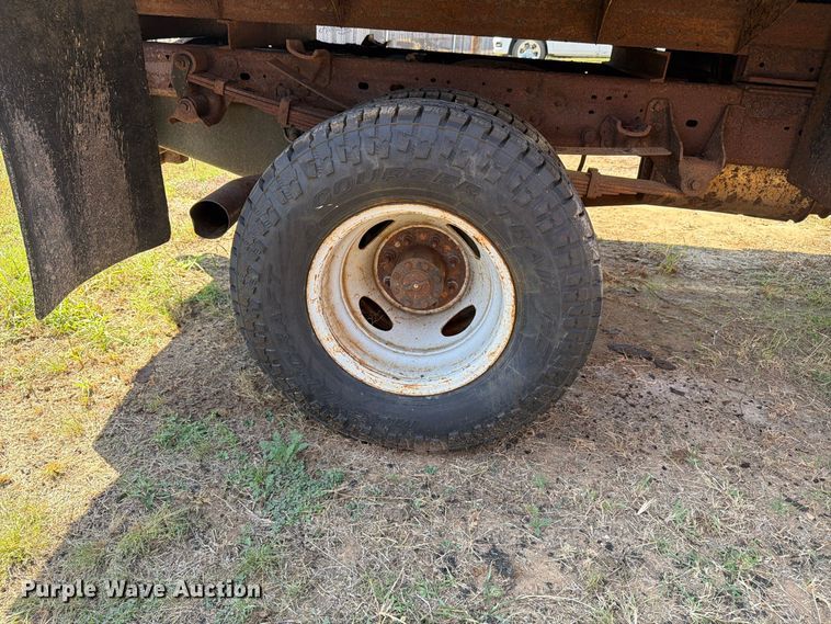 image for item EX0061 1999 Ford F350 flatbed pickup truck