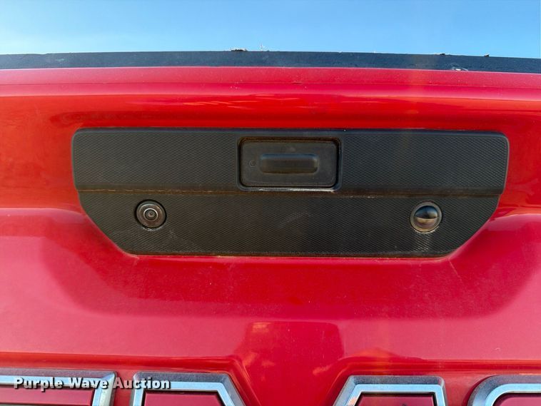 image for item EX1041 2021 GMC Sierra 1500 Crew Cab pickup truck
